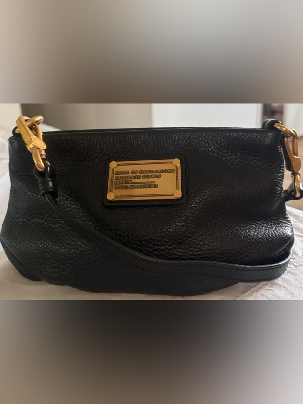 Marc by Marc Jacobs Black Leather Shoulder Bag with Gold Plaque classic Q Percy